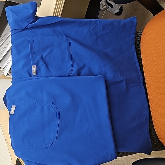 Small figs scrubs - Picture 4 of 4